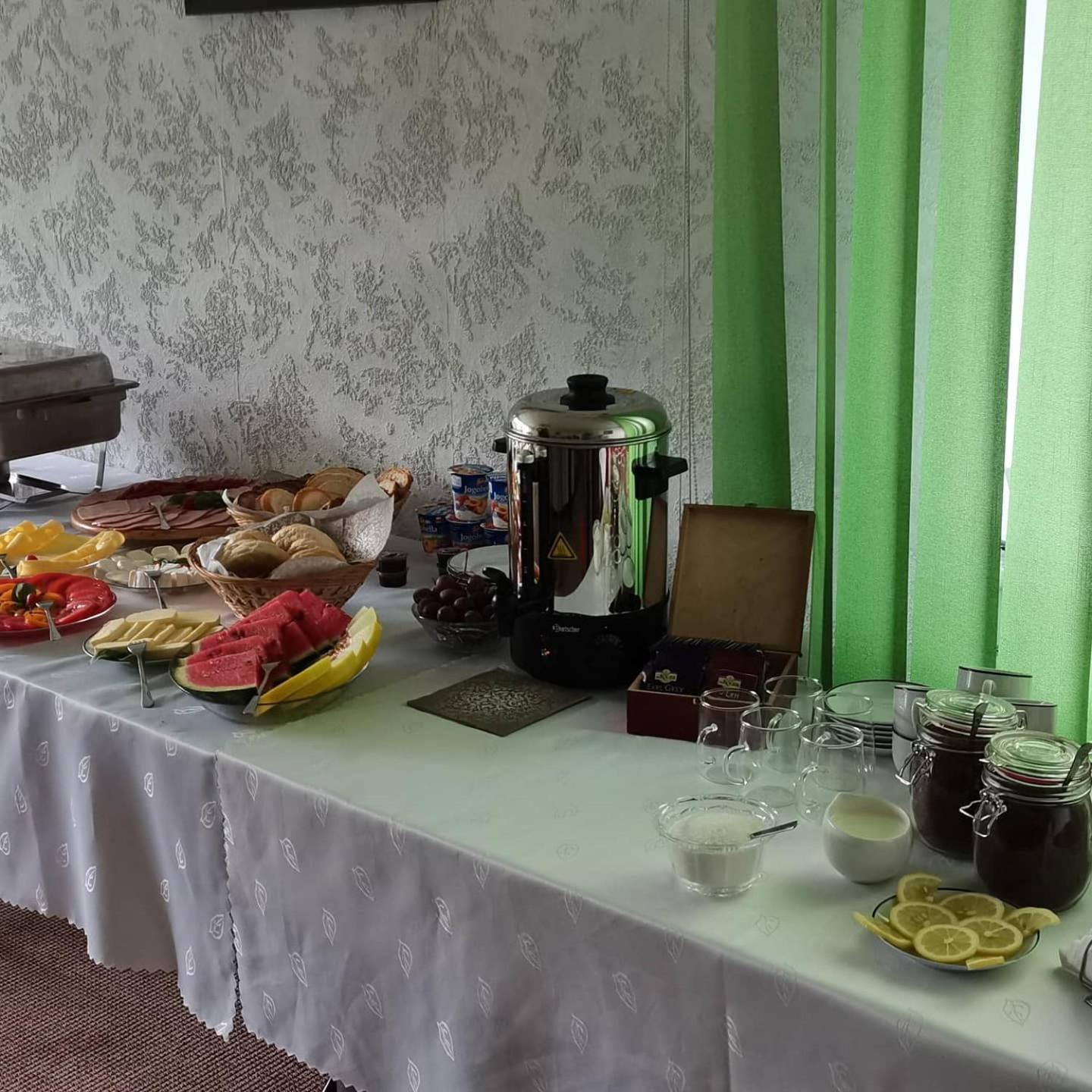 Uslugi Noclegowe I Gastronomiczne Dla Ludnosci Robert Mielcarek Kobyla Góra Екстериор снимка
